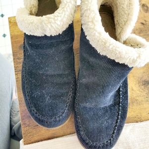 Sanuk boots
